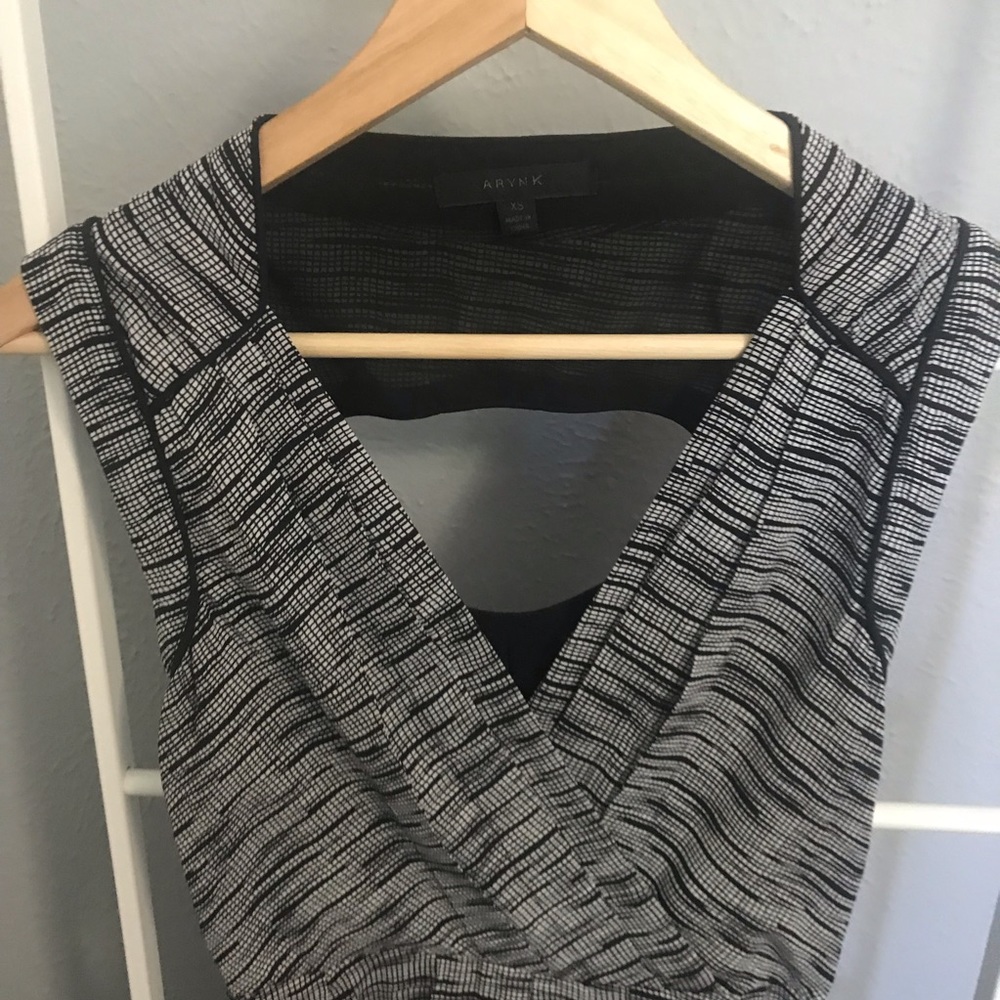 Aryn K black and white dress size xsmall - Picture 3 of 8